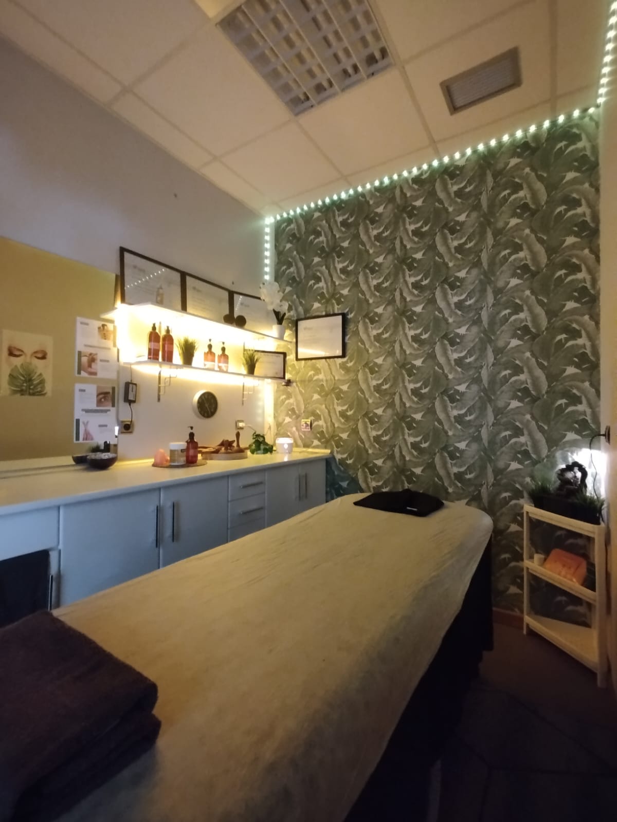 Cabina profesional de masajes de Karla Castañeda en Huarte